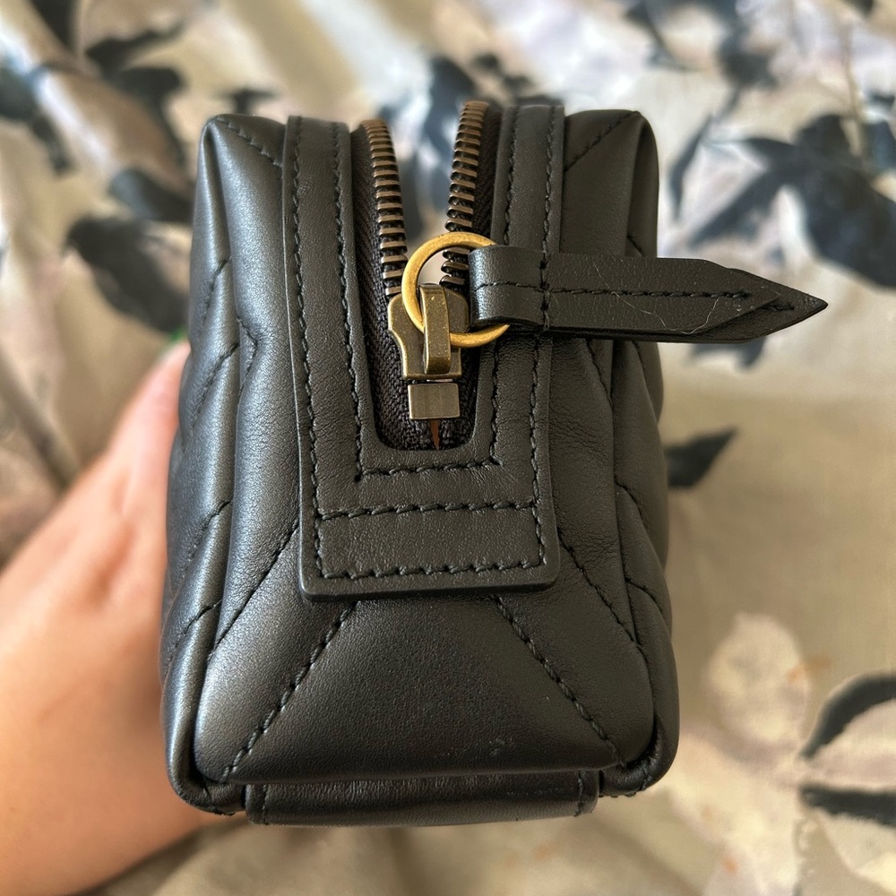 Gucci 476165 Black Leather Cosmetic Case Heart Gold Marmont - Dust Bag included - Picture 6 of 9